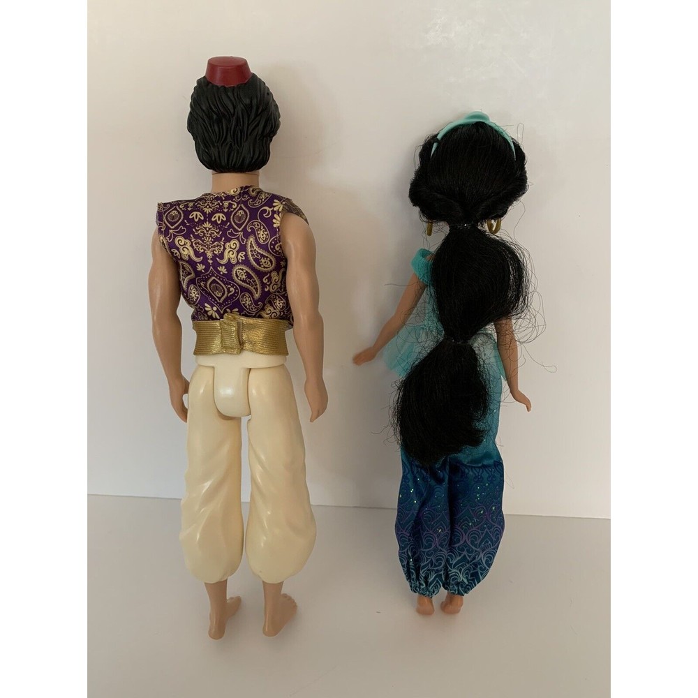 Disney Princess Shimmering Dreams Jasmine and Hasbro Aladdin Dolls - Picture 8 of 12